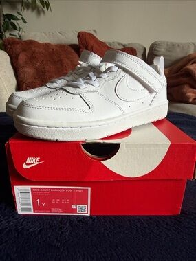 Nike Kids White Low-Top Velcro Sneakers